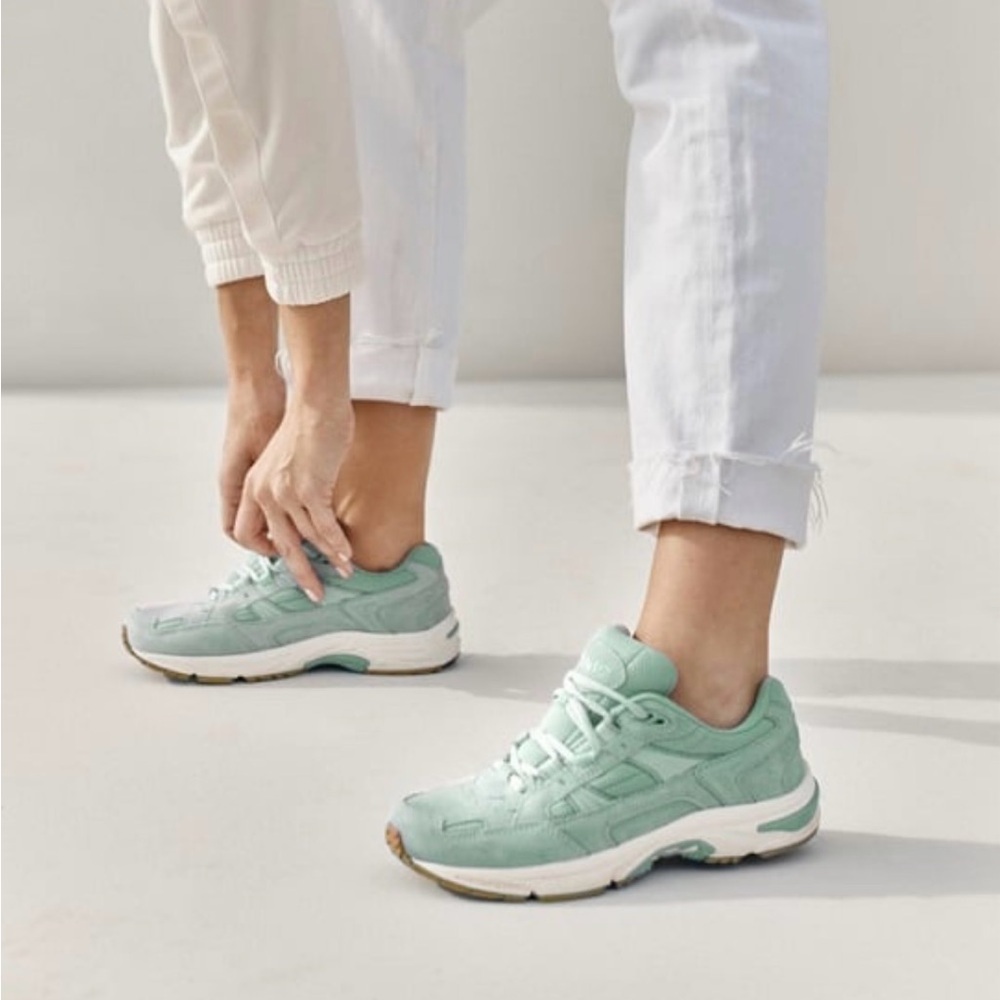 Vionic Classic Walker III Menta Green Active Motion Sneaker 10 - Picture 11 of 11